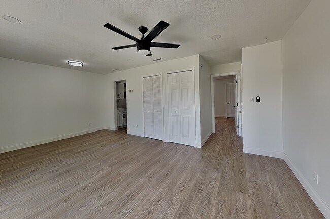Building Photo - 7309 Daniel Webster Dr