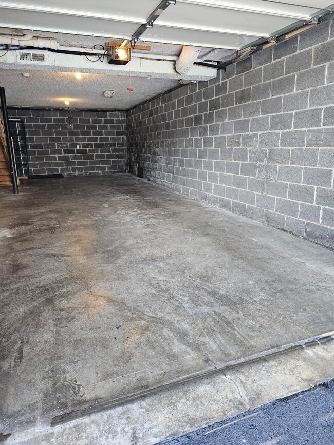 Building Photo - 56 Tulip Grove Cir