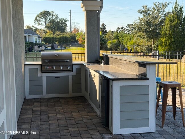 Building Photo - 168 Bronson Pkwy