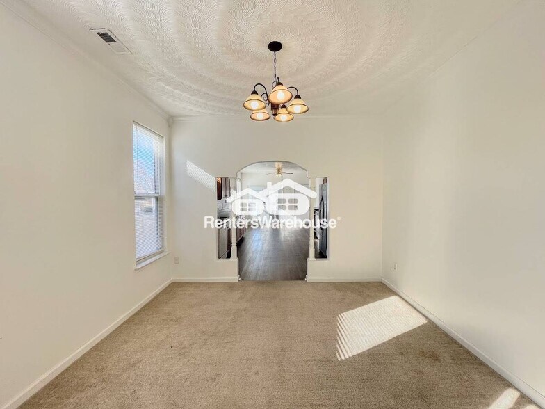 Building Photo - 1405 Church St