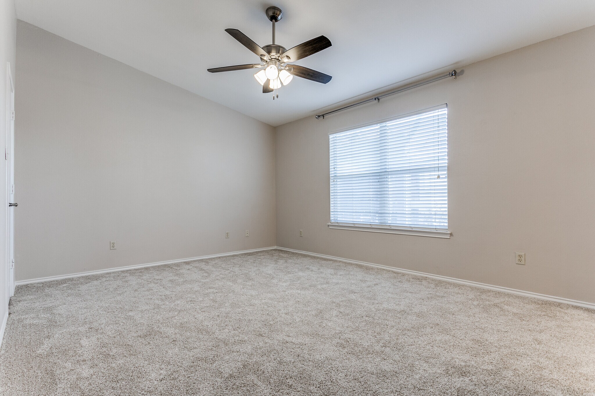 Building Photo - 8107 Rustic Park