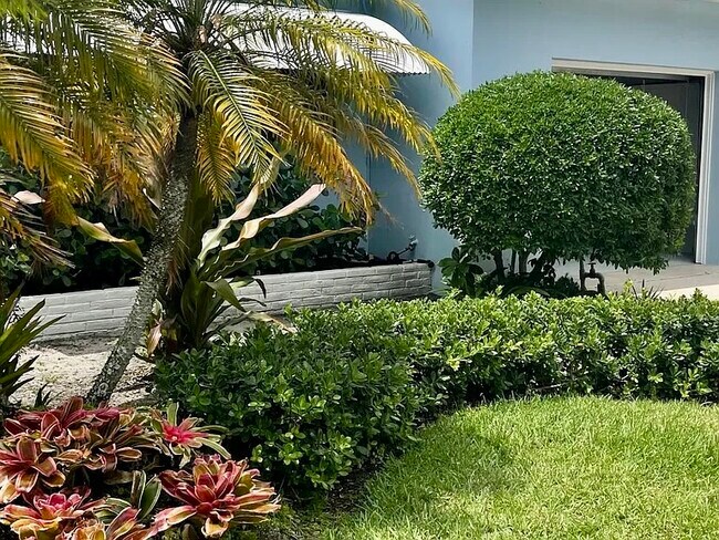 Building Photo - 235 Fordham Dr