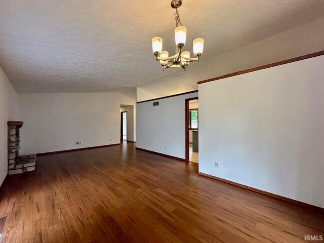 Building Photo - 1830 E Thornton Dr