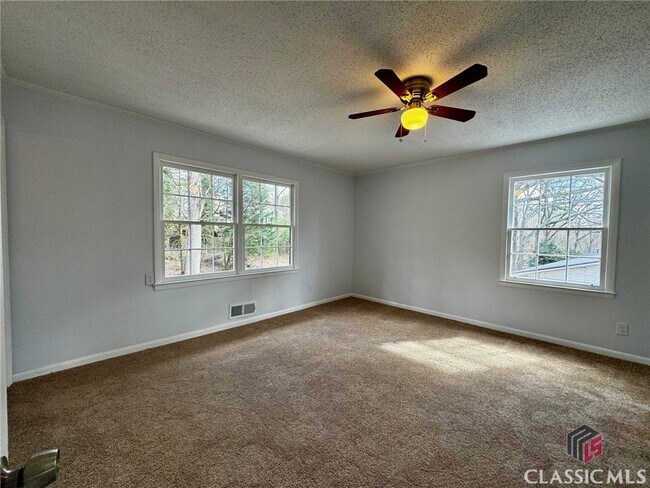 Building Photo - 215 Rivermont Rd