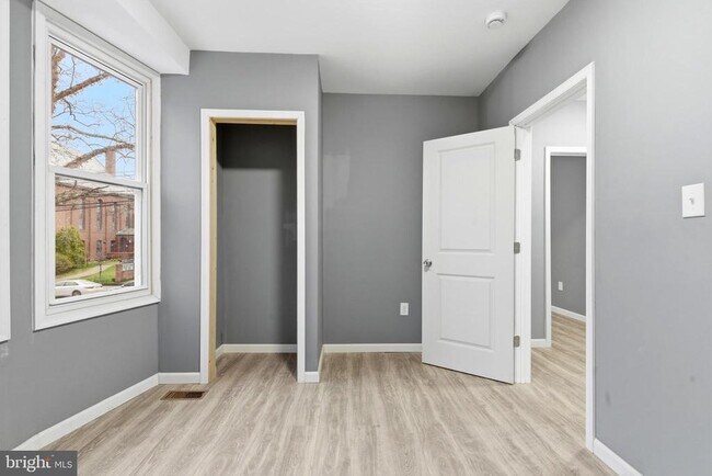 Building Photo - 111 Hanover Dr