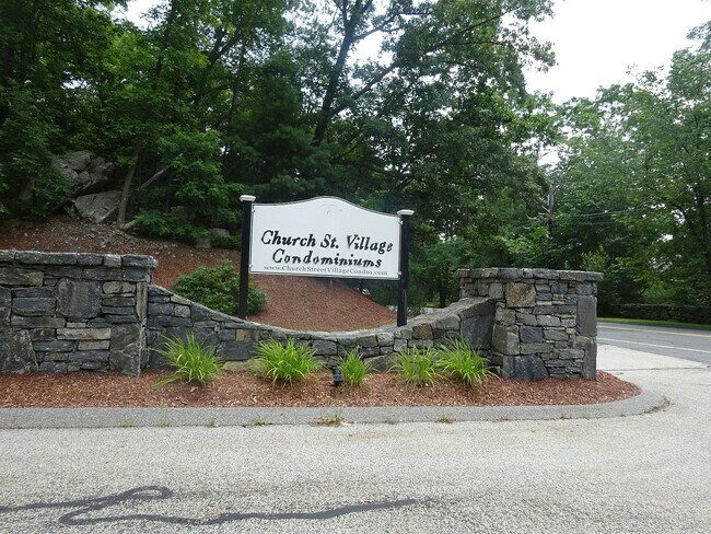 Community Entrance - 24 Autumn Ln