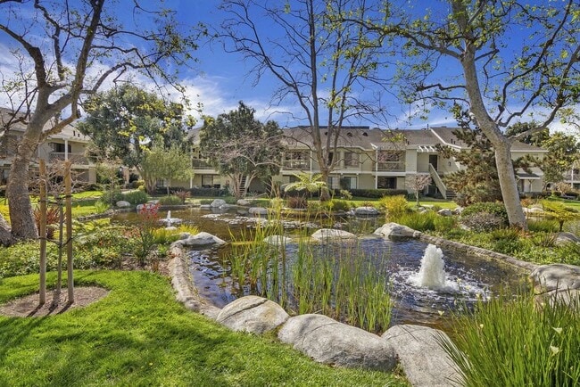 Building Photo - Centrally Located Condo at The Lakes of Carmel Valley!