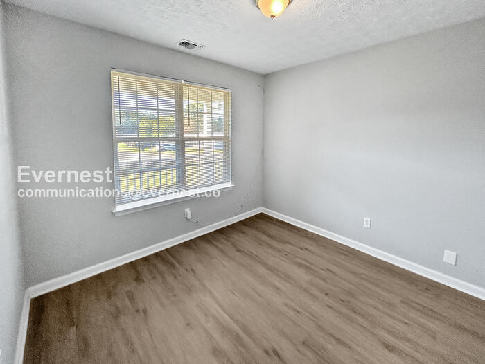 Building Photo - 218 Dove Pl