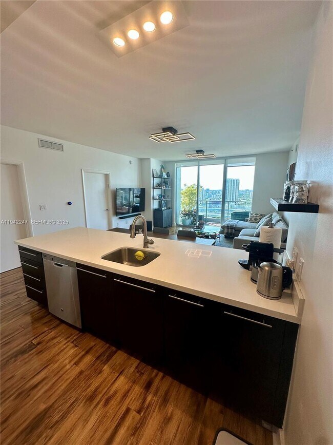 Building Photo - 90 SW 3rd St