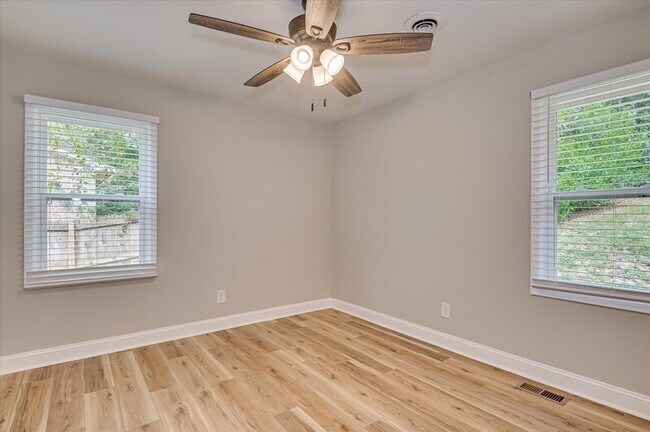 Building Photo - 304 Coral Way