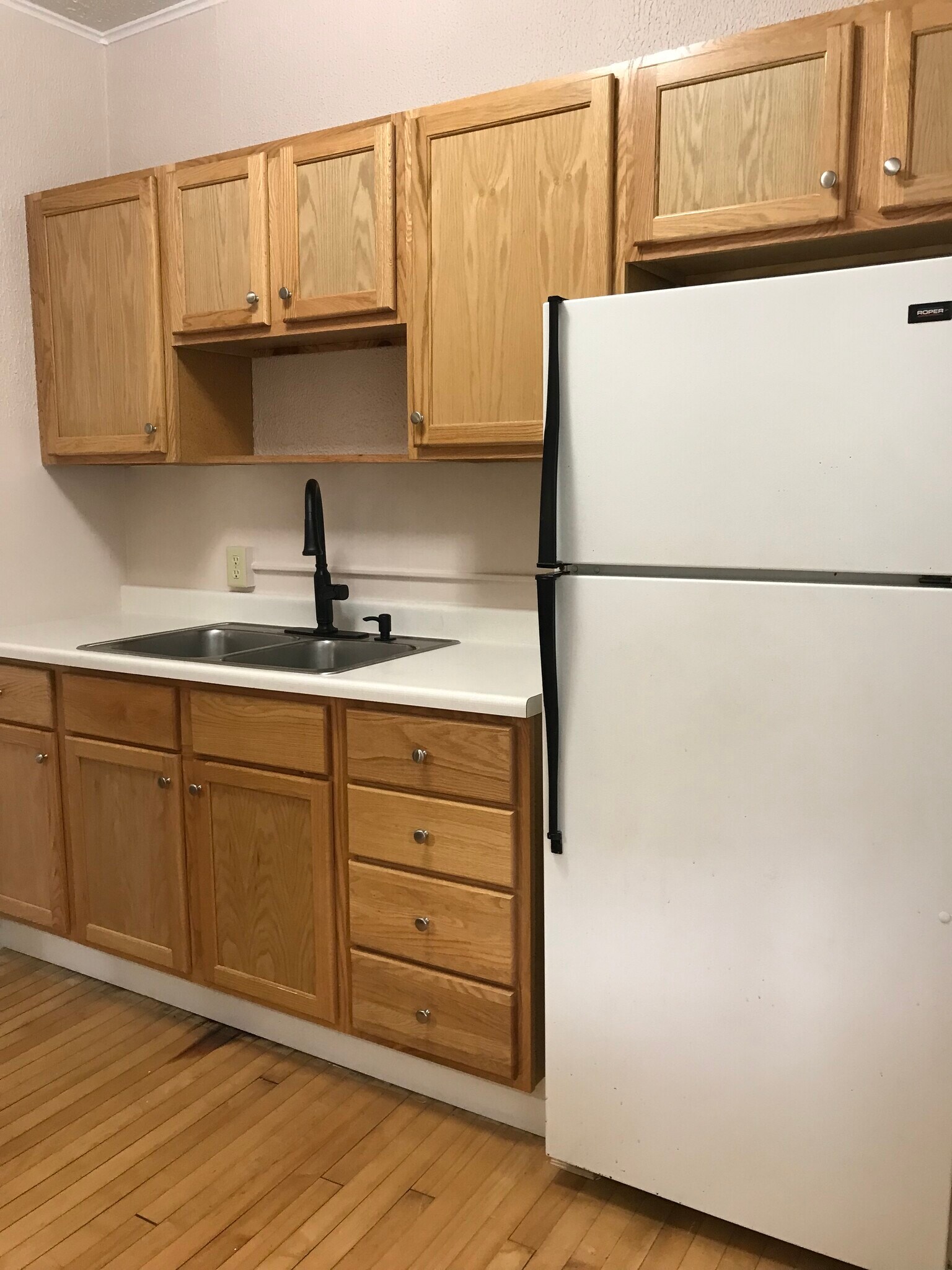 Building Photo - 529 N 4th St