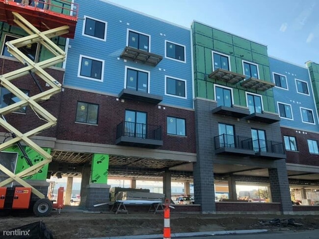 Building Photo - 310 E 3rd St