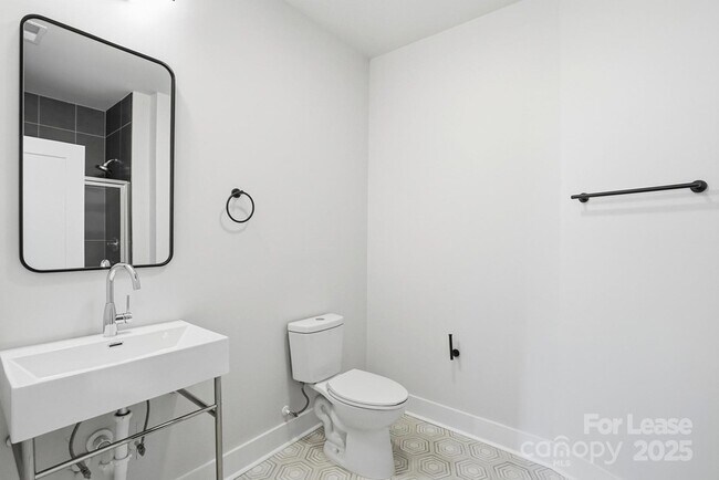 Building Photo - 1306 Carolyn Dr