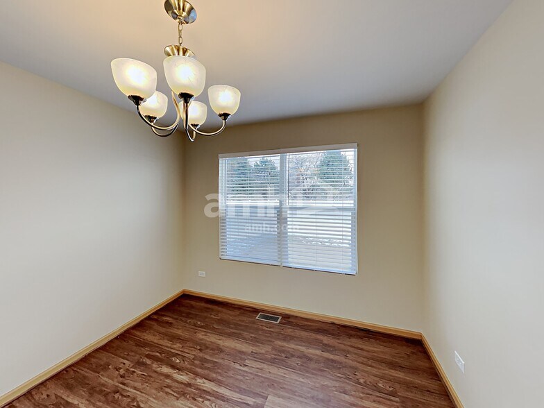 Building Photo - 6516 Roth Dr