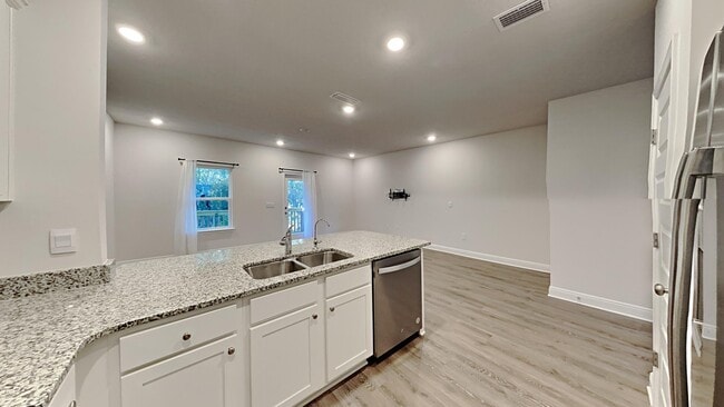 Building Photo - 74 Sandhill Pines Dr