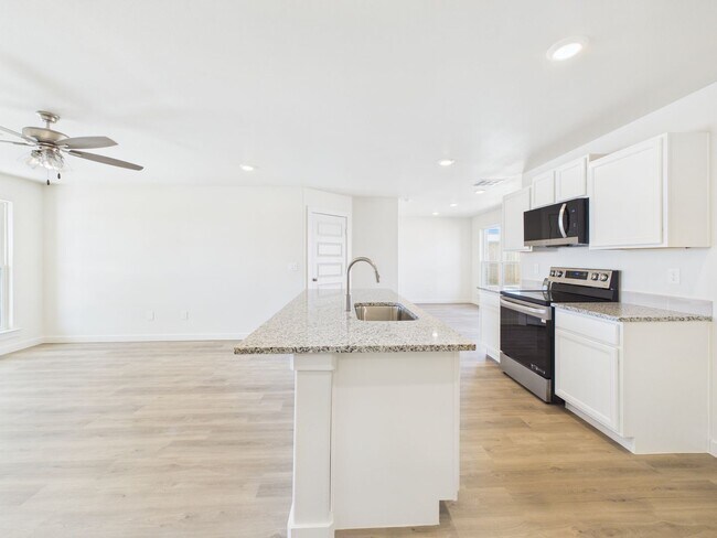 Building Photo - 2801 Ranch House Rd