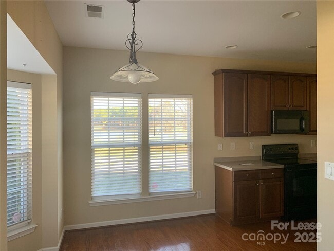 Building Photo - 4098 Holly Villa Cir