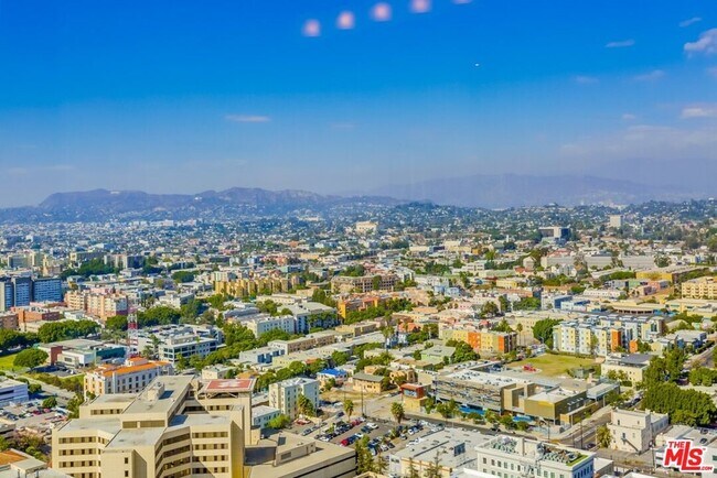 Building Photo - 1100 Wilshire Blvd