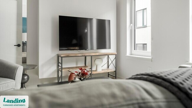 Building Photo - 2009 N Howard St