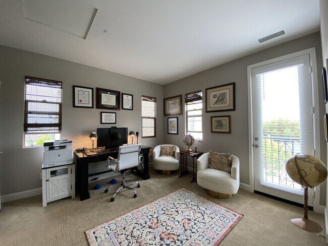 Building Photo - 3BD Home with Amazing Panoramic Ocean Views!