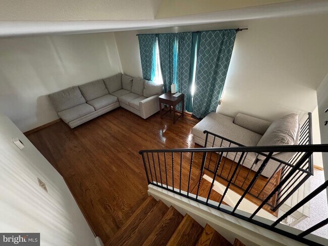 Building Photo - 172 Chapel Dr