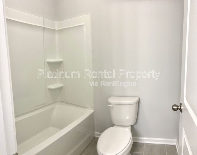 Building Photo - 4579 Silver Oak Dr SW