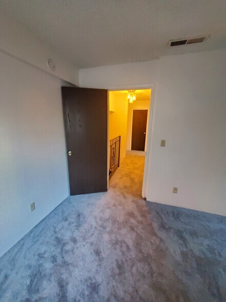 Building Photo - 528 14th St