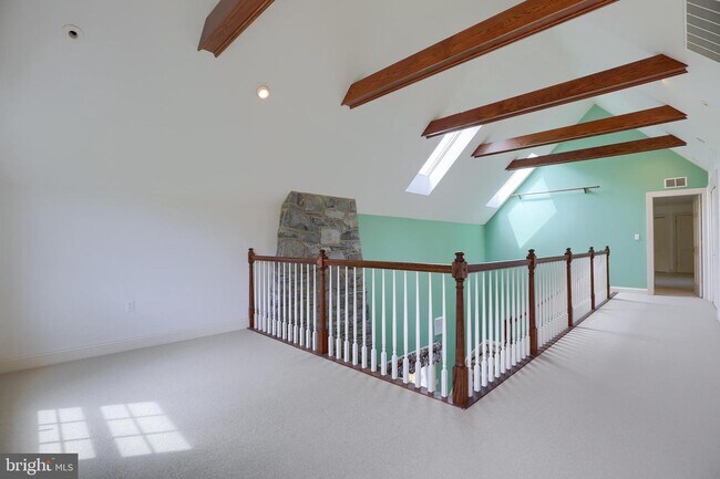 Building Photo - 1886 Conard Rd