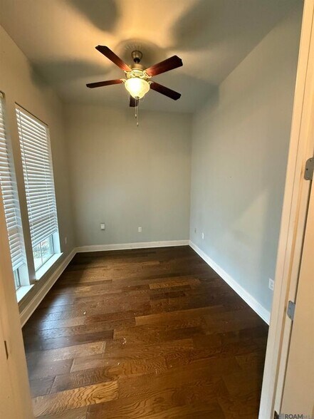 Building Photo - 8017 Seville Ct