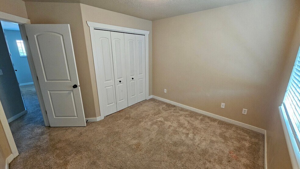 Building Photo - 1606 N 450 E