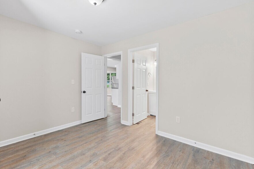 Building Photo - 2343 Carver Dr NW