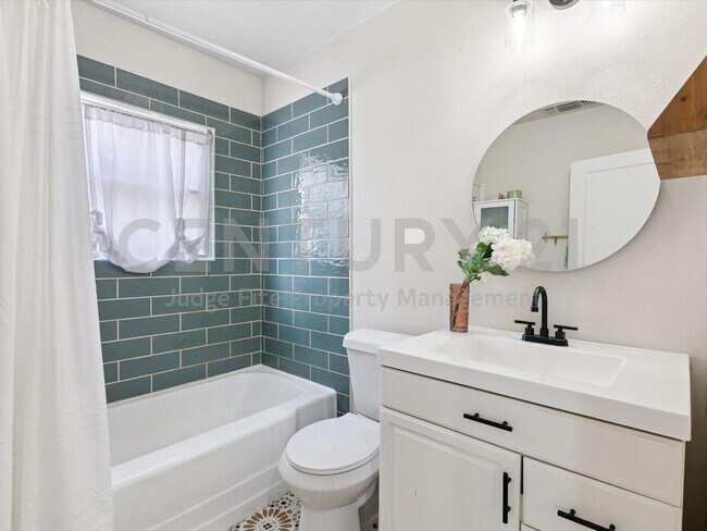 Building Photo - Tastefully Updated 3/1 in Haltom City For Rent!