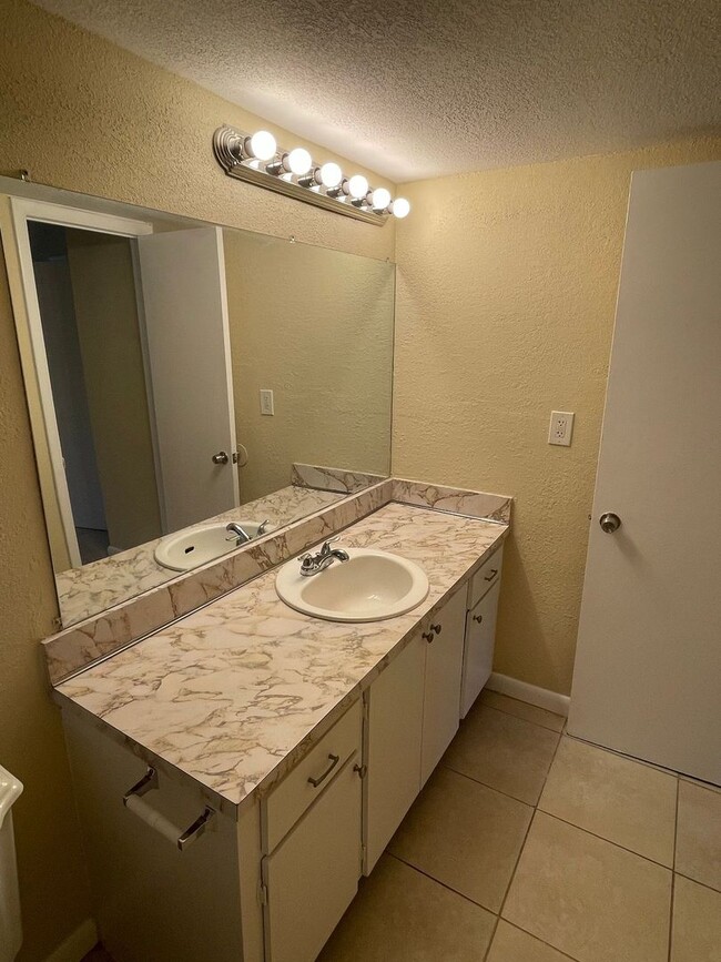 Building Photo - Special Move-In Offer: Get Half Off Your First Month’s Rent!