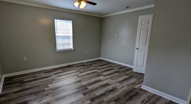 Building Photo - 710 Derbigny St