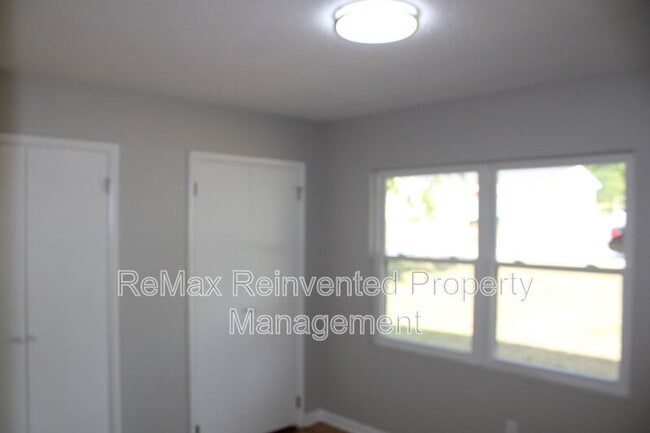 Building Photo - 3332 Hillis Rd