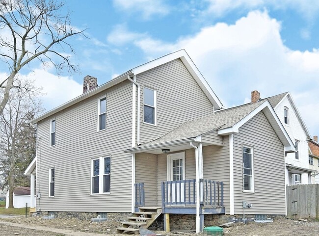 Building Photo - RENTALS AVAILABLE IN NILES