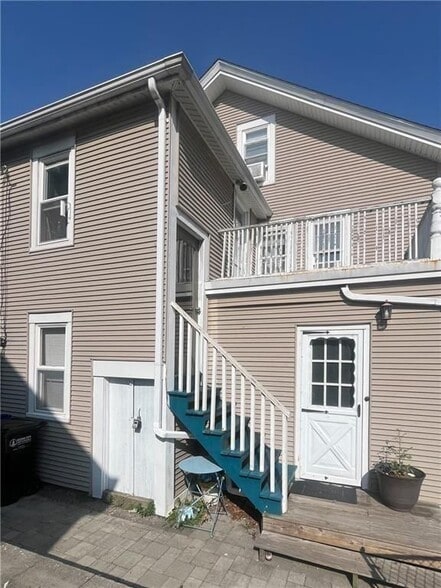 Building Photo - 27 Mt Vernon St