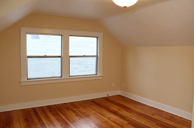 Building Photo - 3423 NE 54th Ave