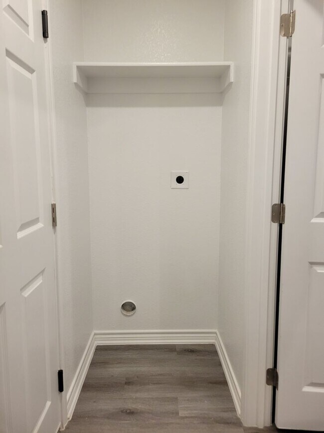 Building Photo - 1606 Pontotoc