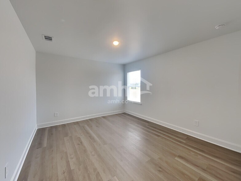 Building Photo - 374 Golucke Wy
