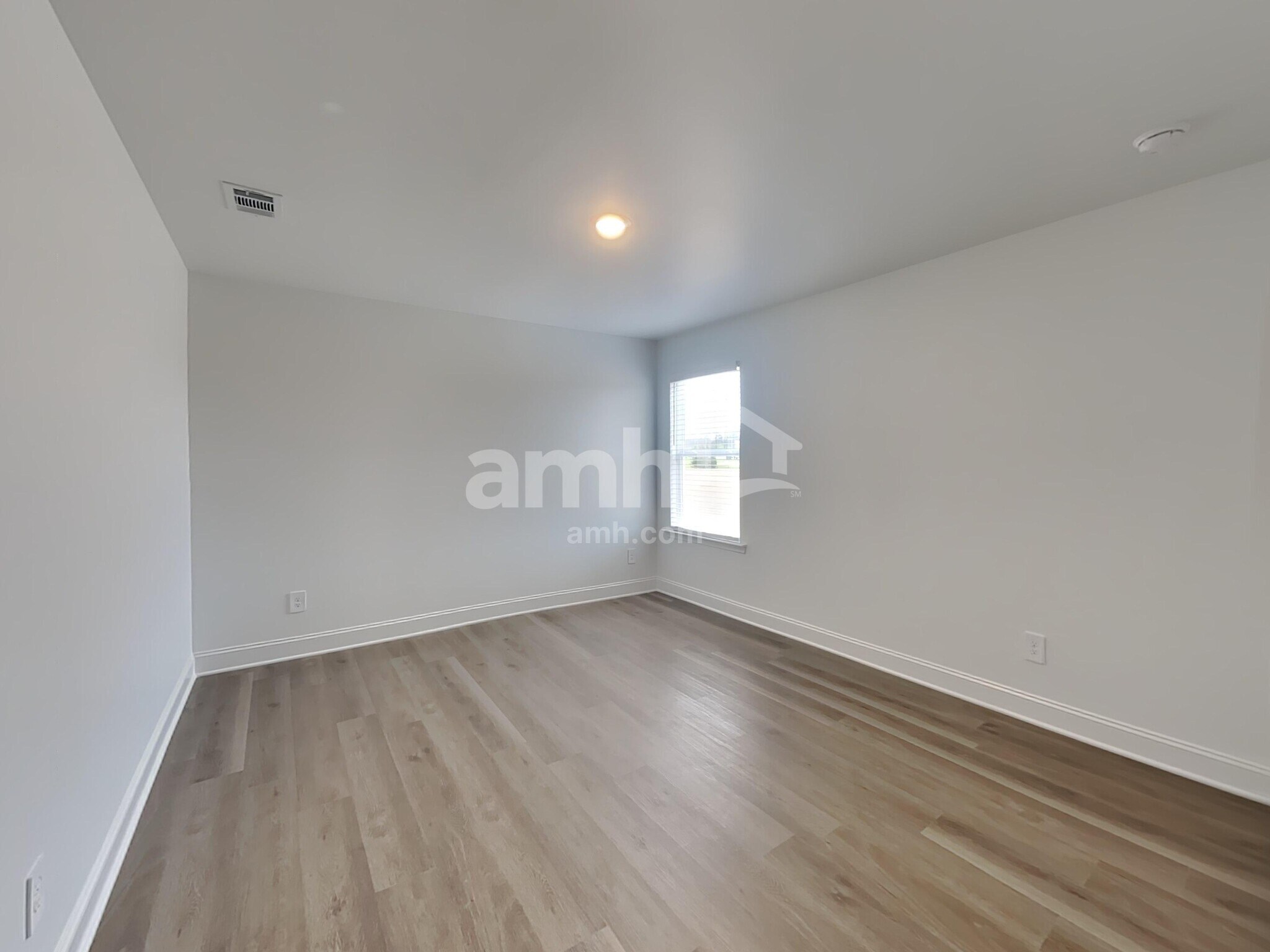 Building Photo - 501 Plano Pass