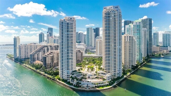 Building Photo - 808 Brickell Key Dr