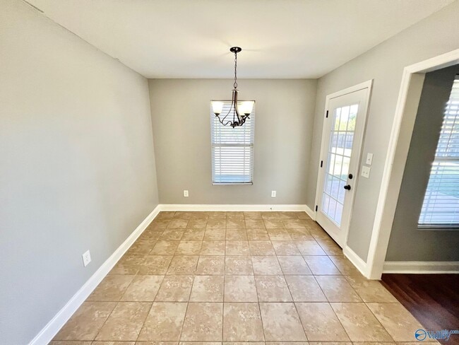 Building Photo - 105 Summerset Ln