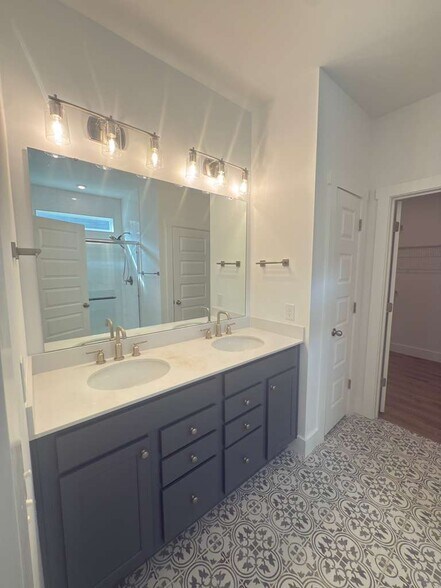 Building Photo - 25 Mainland Lakes Dr