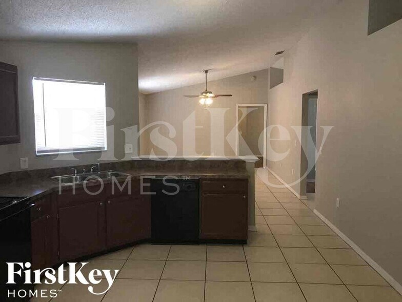 Building Photo - 7424 Little Pond Ct