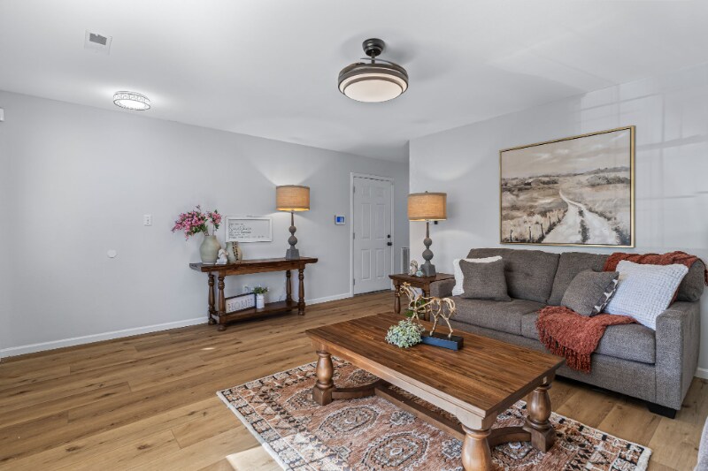 Building Photo - 1604 Napoleon Dr