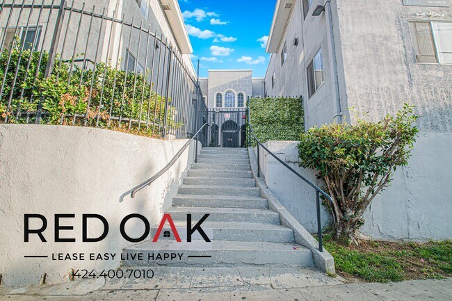 Building Photo - 290 Loma Dr