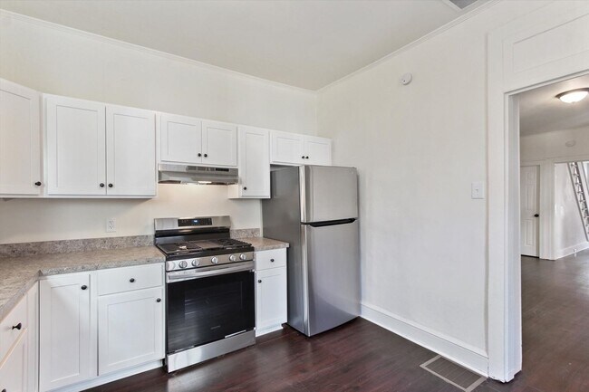 Building Photo - Spacious 4 Bedroom Home for Rent in York, PA!