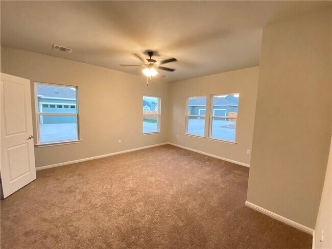 Building Photo - 8409 Looksee Ln