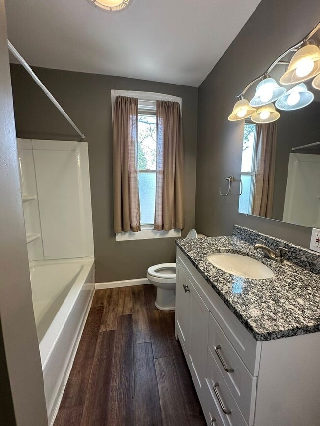 Building Photo - 309 S 8th St